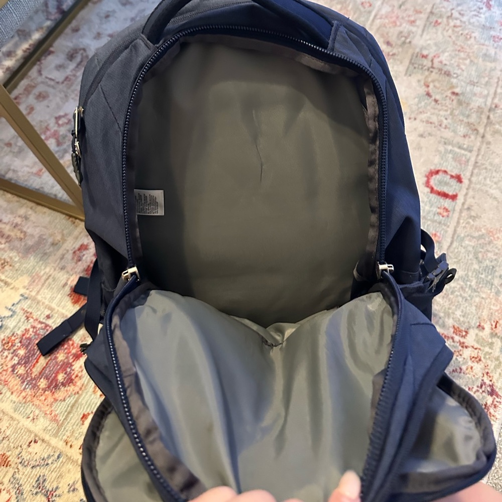 North face backpack - Picture 5 of 9